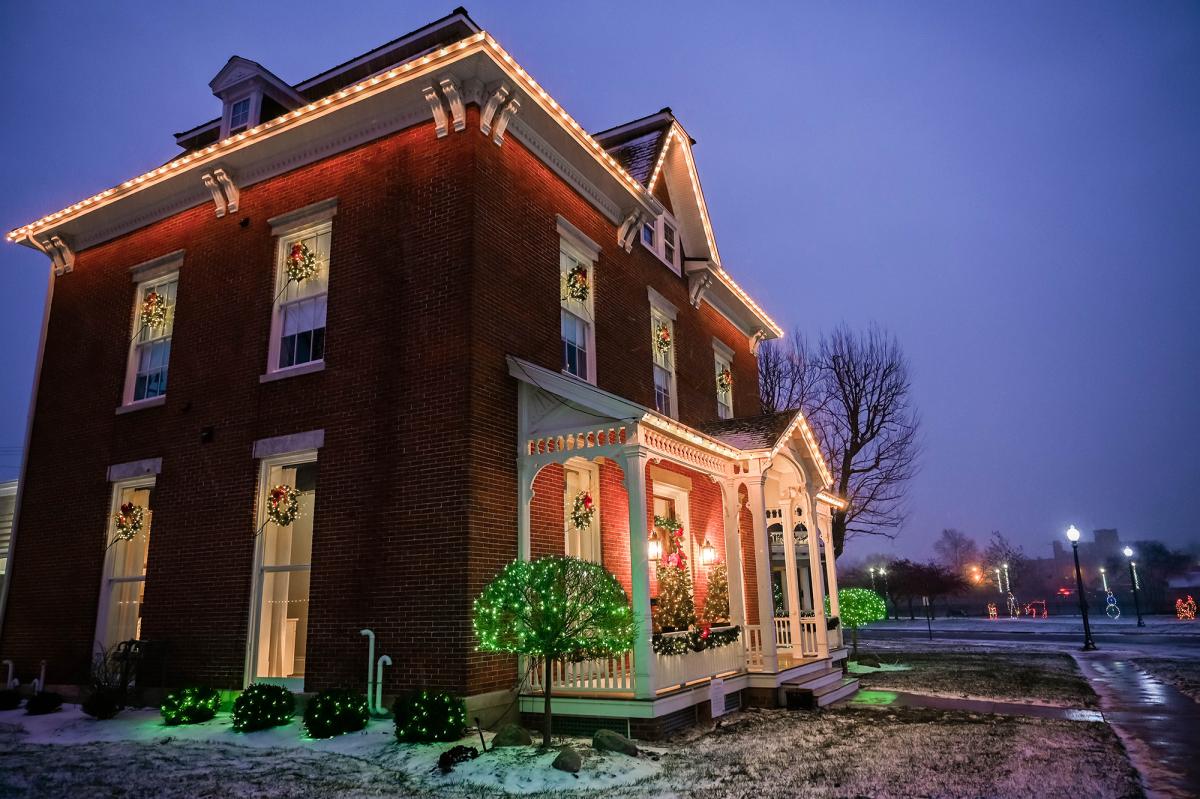 Blair House Exterior Holiday Lights