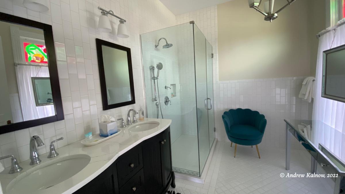 Queen Anne bathroom