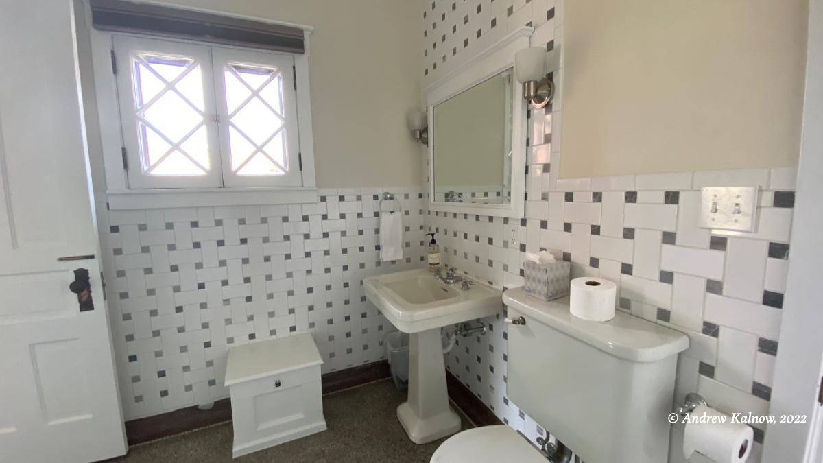Queen Anne bathroom