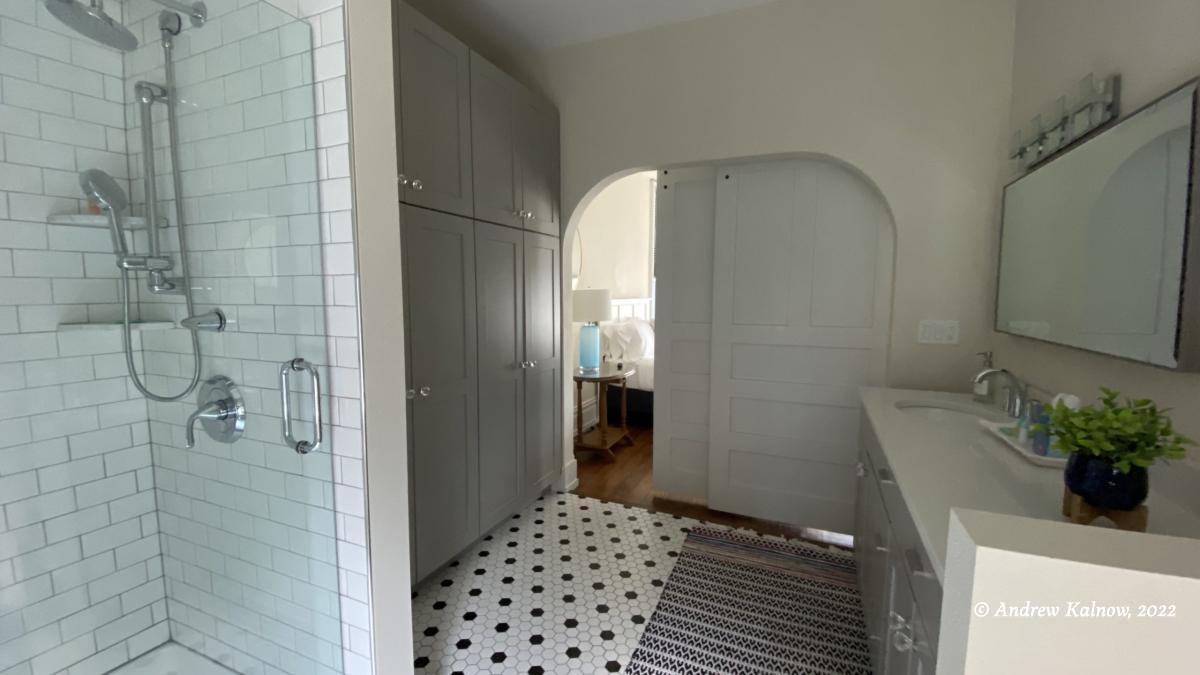 Italianate Cottage, Bathroom Door Unit 2