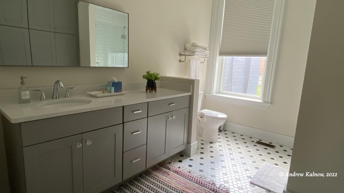 Italianate Cottage. Bathroom Unit 2