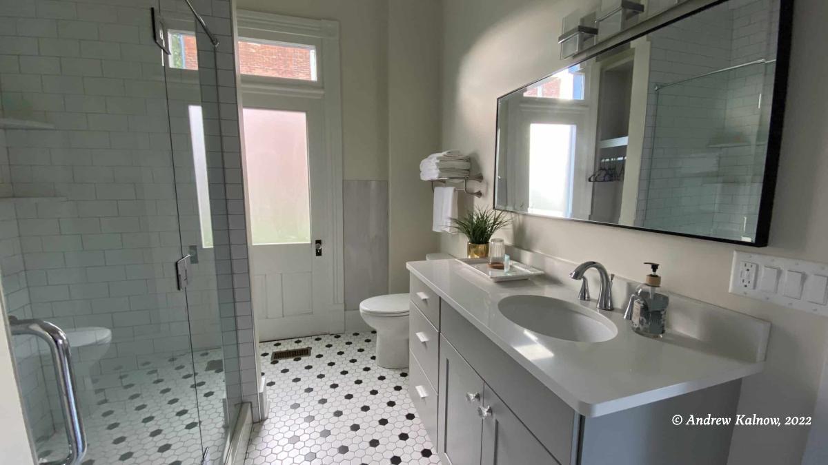 Italianate Cottage, Unit 3 Bathroom