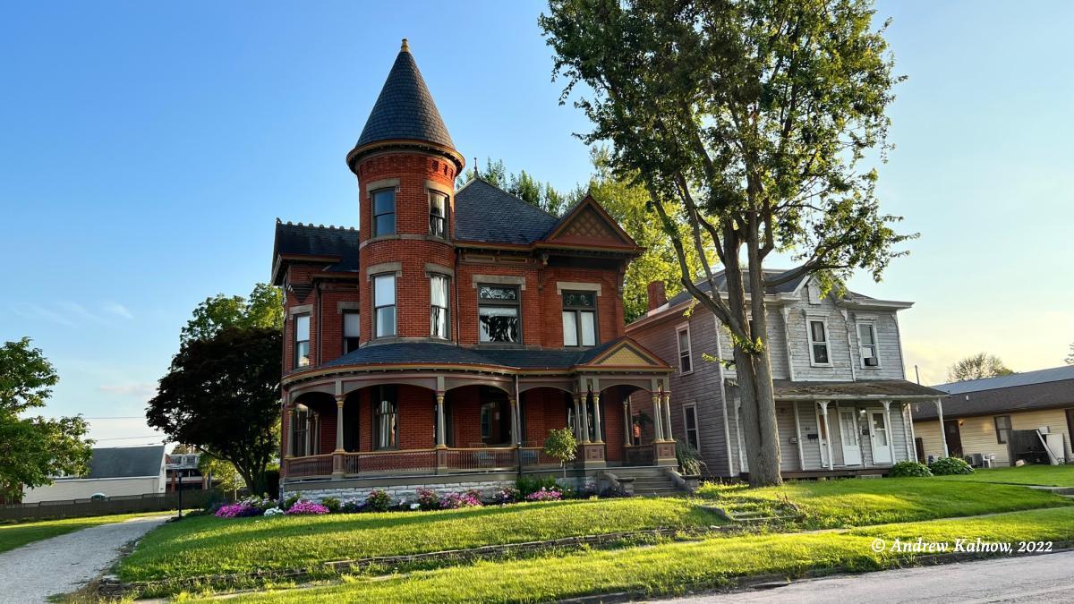 Queen Anne, Frost Village Inn Tiffin Ohio